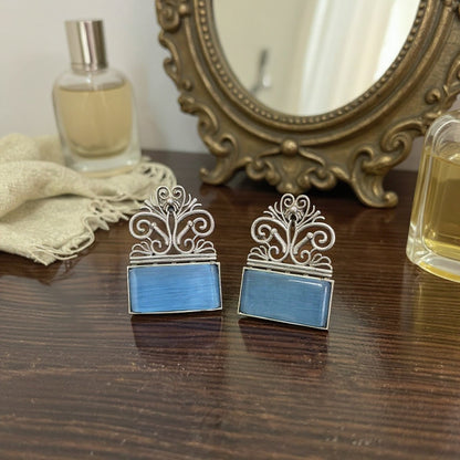 মাধুরী স্টেটমেন্ট ইয়ারিংস