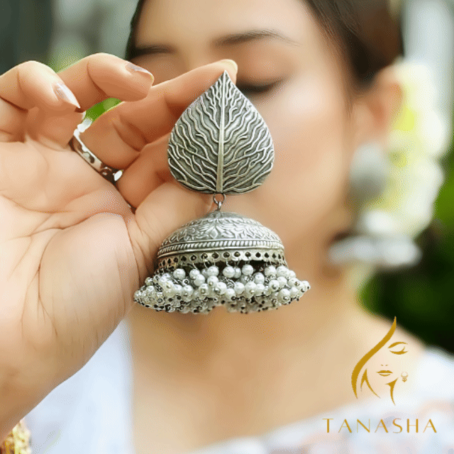 ঐশ্বর্য ঝুমকা