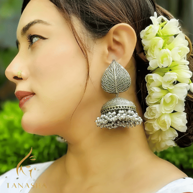 ঐশ্বর্য ঝুমকা