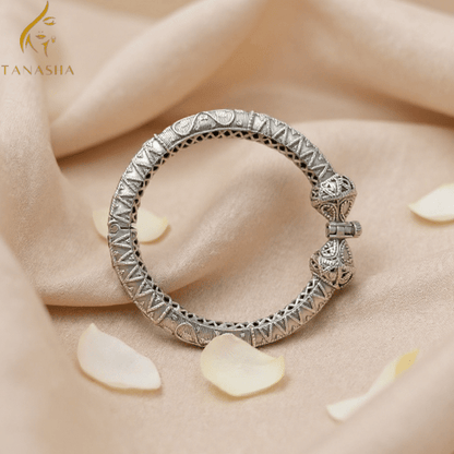 ইনায়া সিলভার গ্রেস ব্রেসলেট