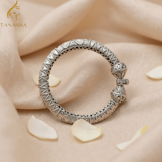 ইনায়া সিলভার গ্রেস ব্রেসলেট