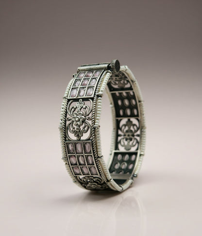 মেহরিন এথনিক সিলভার ব্যাঙ্গেল