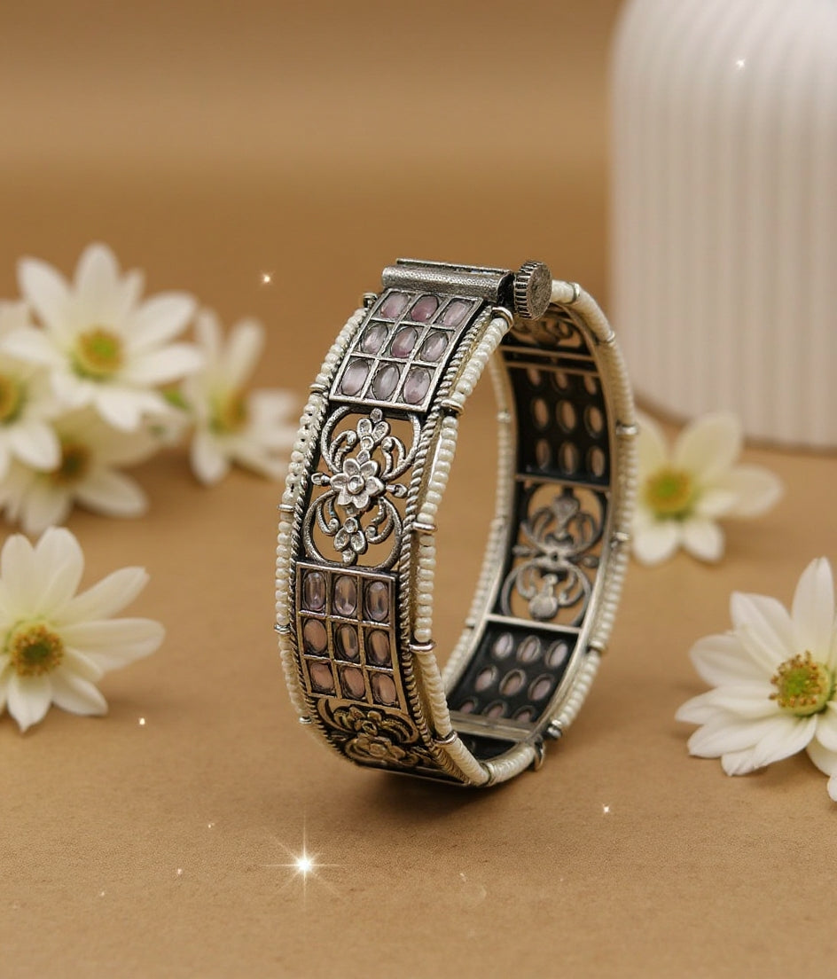 মেহরিন এথনিক সিলভার ব্যাঙ্গেল